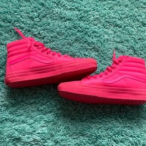 neon pink vans !